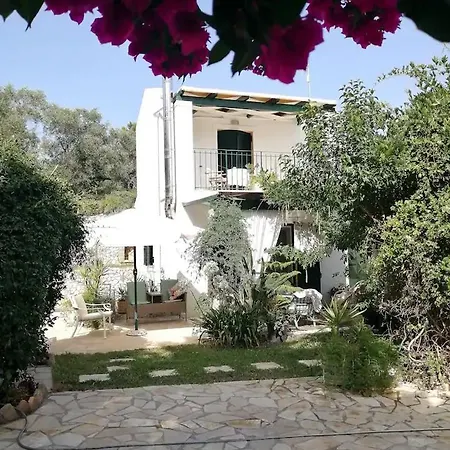 빌라 Place In The Sun Villa, 고우비아