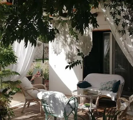 빌라 Place In The Sun Villa, 고우비아